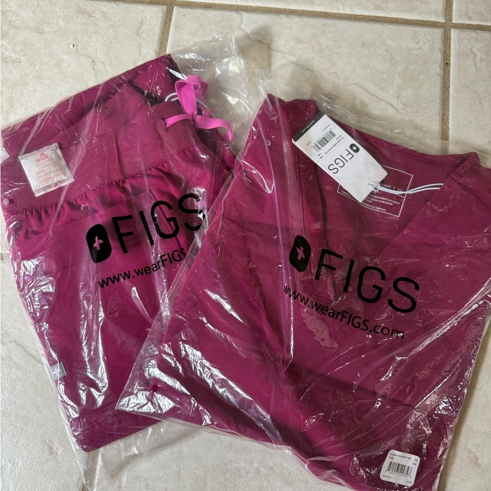Figs Dark Magenta set